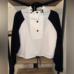 Cropped Wind Breaker Pullover